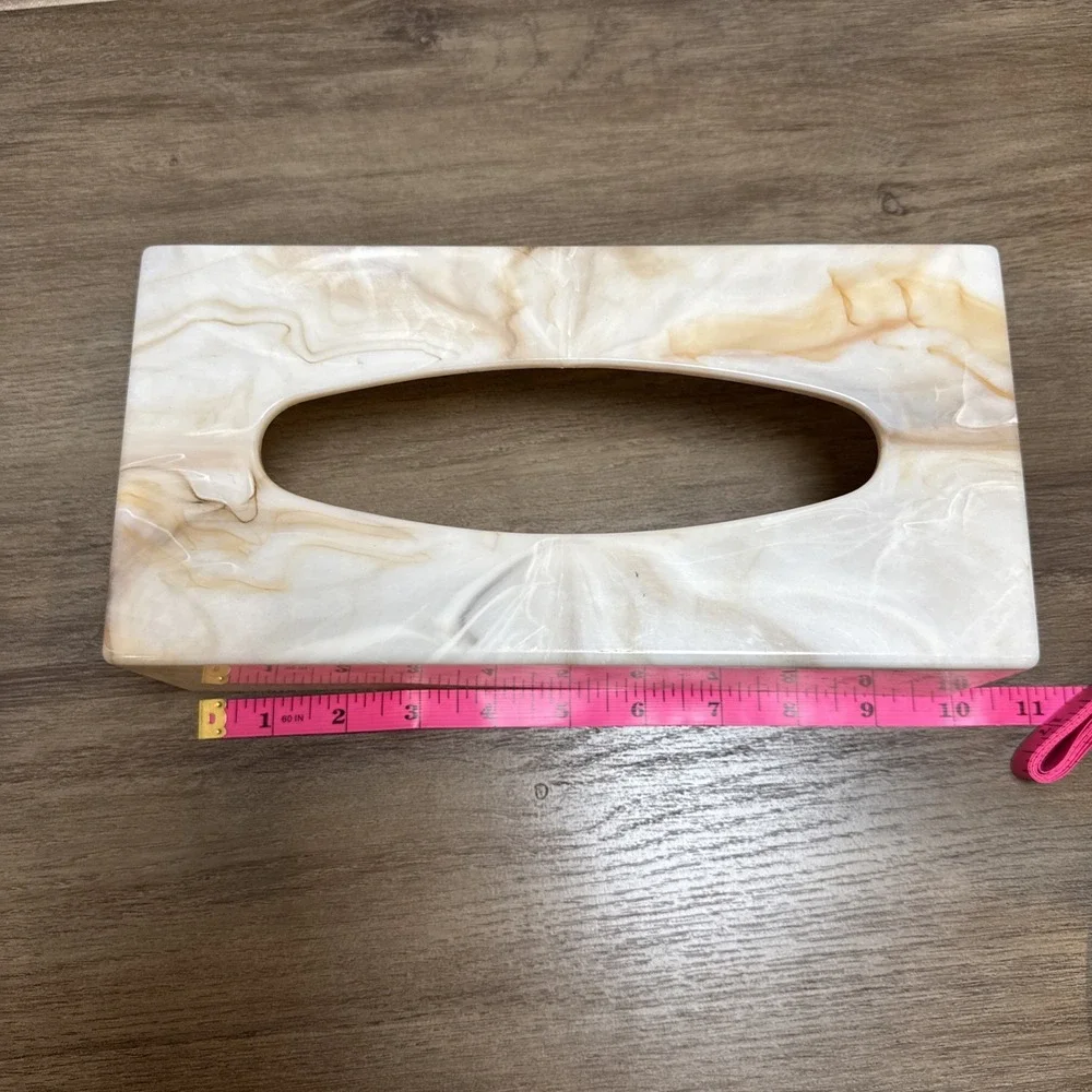 Faux‎ Marble Vintage Acrylic Lucite Plastic Tissue Box Cover Cream Tan
